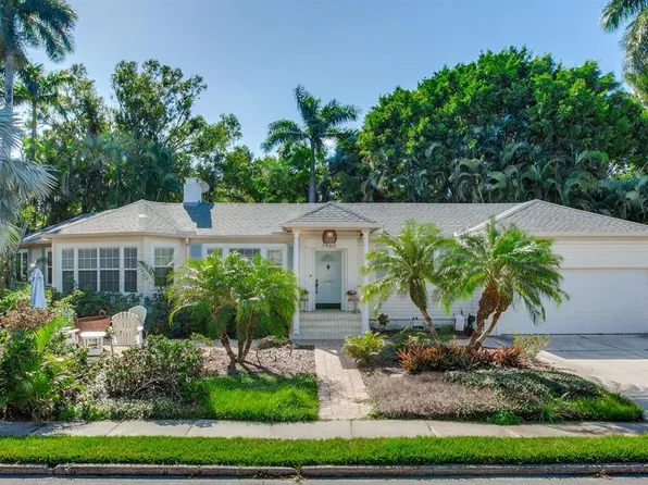 1960 Lincoln Dr, Sarasota, FL 34236