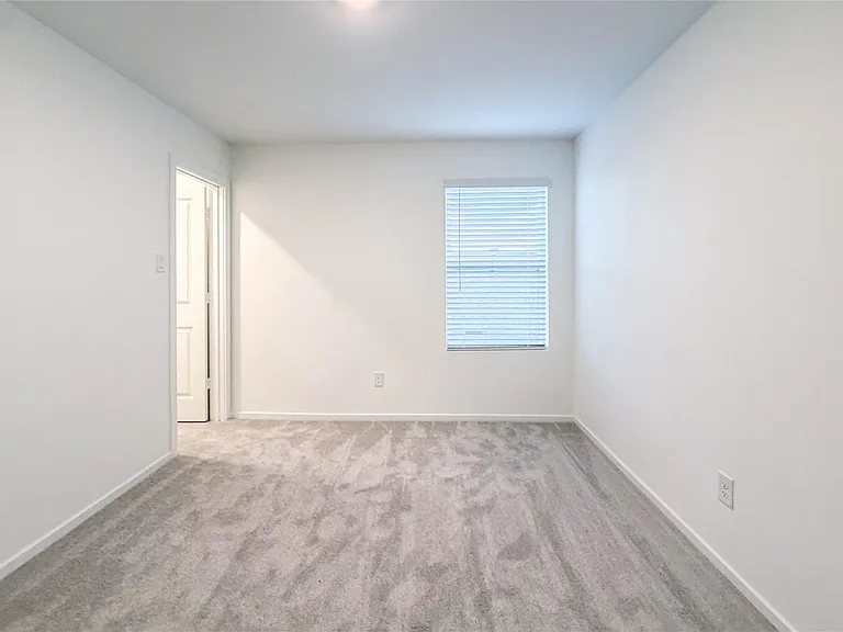 3016 Angelic Rose Ln — Photo 32