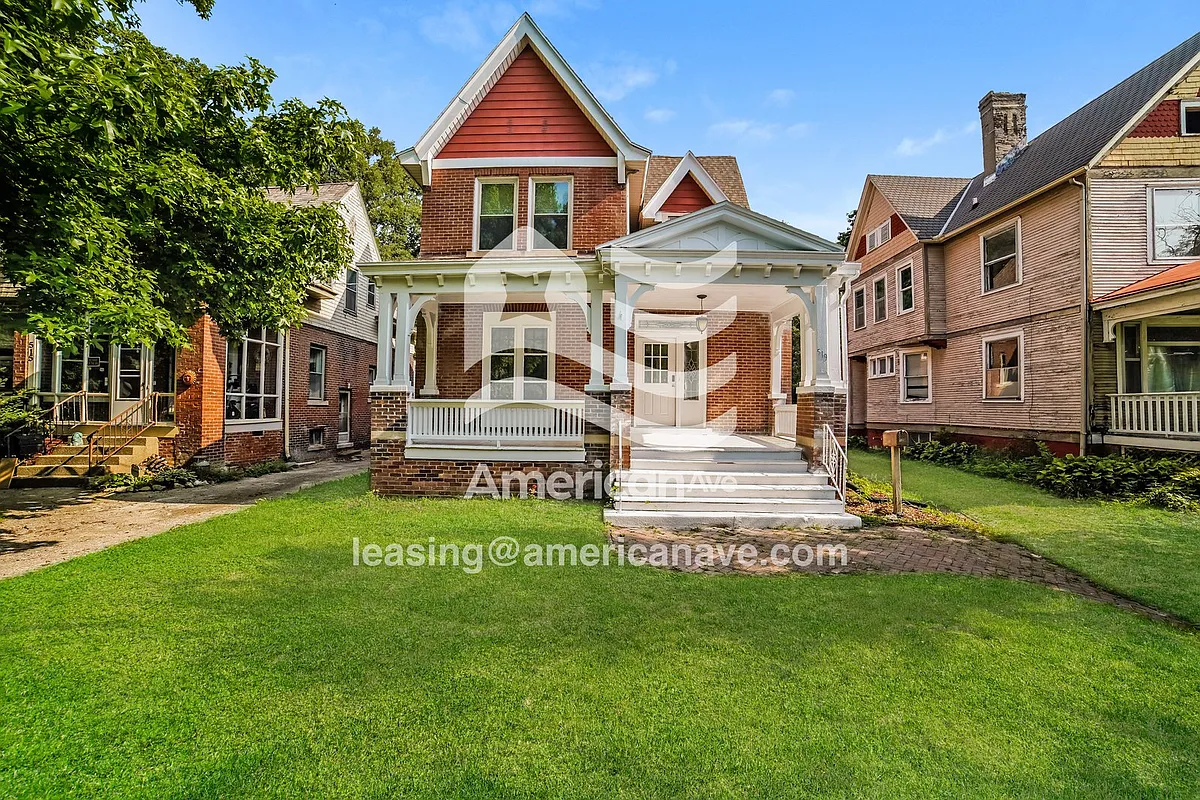1696368_002_wm_-_front_view_12971976.jpg - 519 E Frye Ave