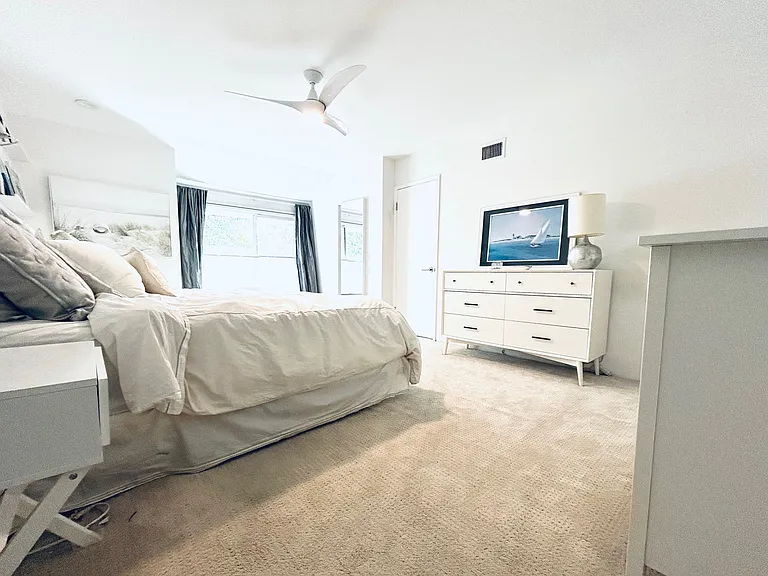 446 Vista Roma — Photo 8