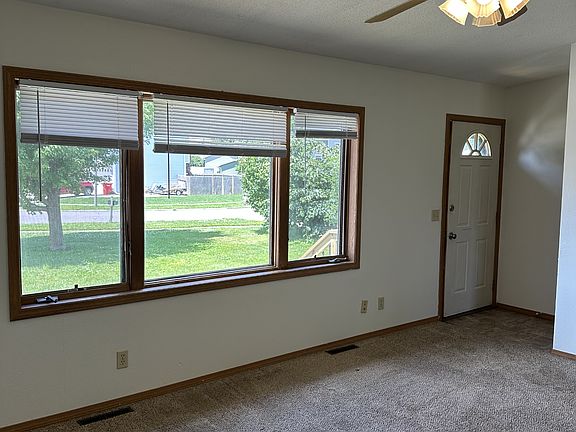 3rd image of 1116 Sunset Ave