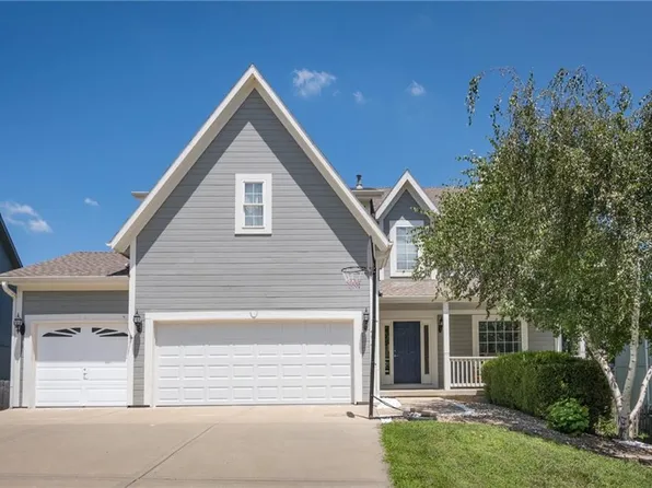 404 Donegal Dr, Smithville, MO 64089
