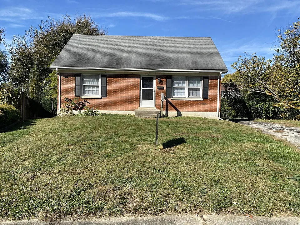402 Greenlawn Ct