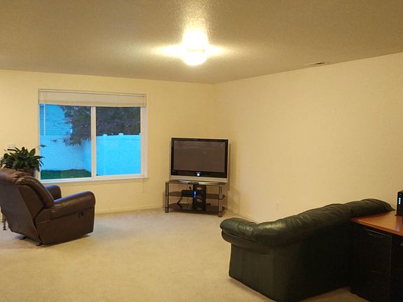 3rd image of 13732 NE 30th Cir