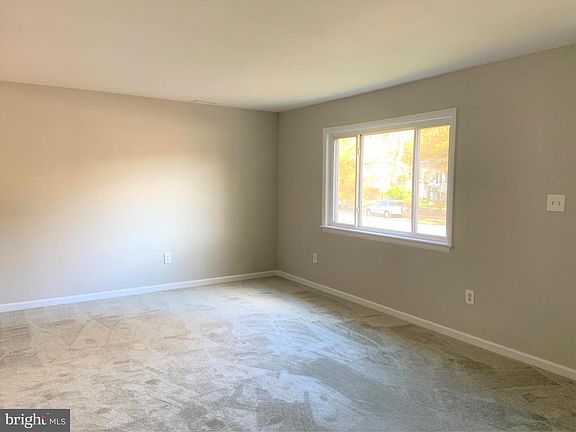 3rd image of 3717 Fairfield Ln