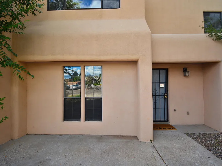 2757 Calle Serena — Photo 1
