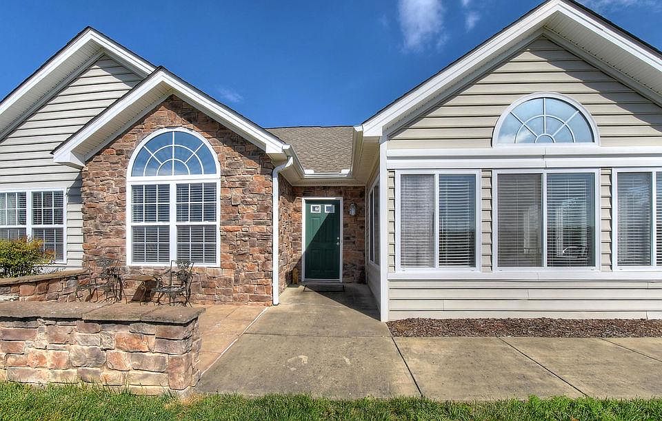 1st image of 378 Villa View Poin #378