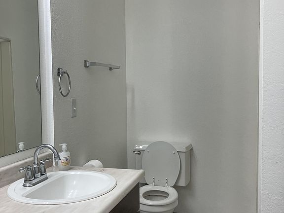 5th image of 1030 E Quail Vista Ct #1