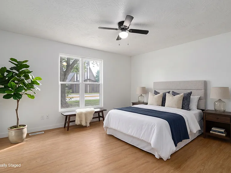 2023 E Battlefield Rd — Photo 26