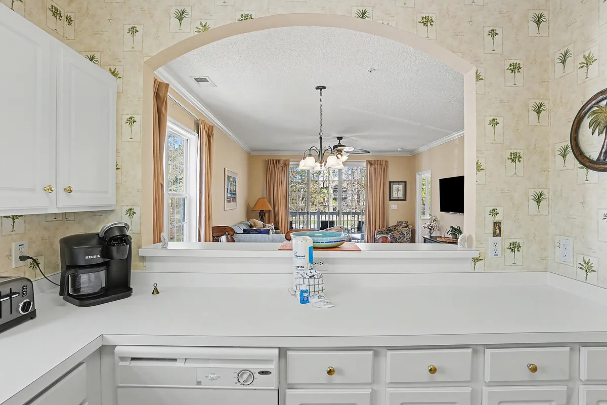 Building Photo - 6015 Catalina Dr #921
