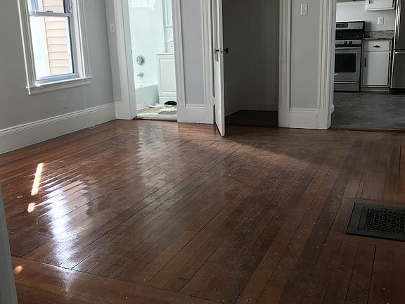 4th image of 963 Winthrop Ave #1G