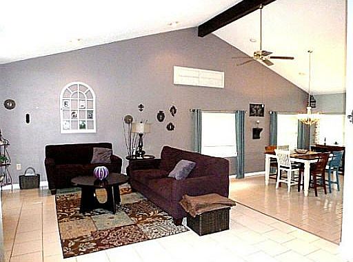 4th image of 3917 Hillcrest Dr
