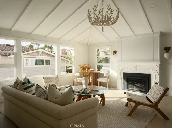 2715 Cove St, Corona Del Mar, CA 92625