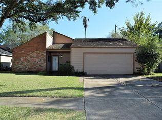 15818 Dunmoor Dr, Houston, TX 77059