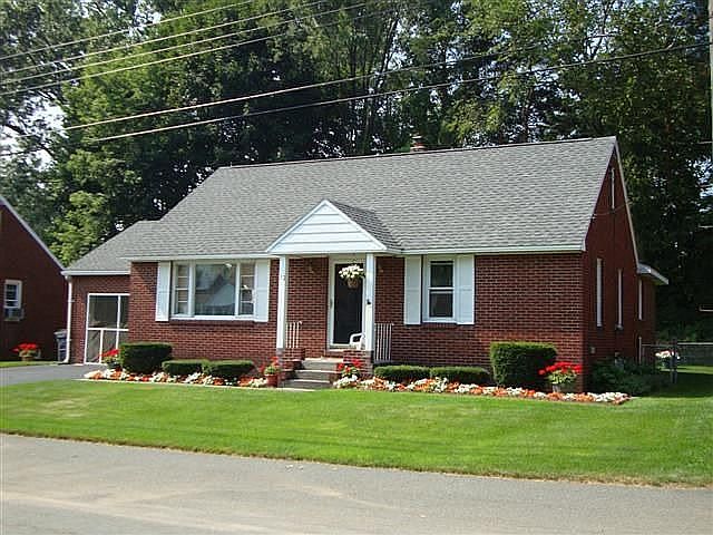 1st image of 32 Bosher Dr