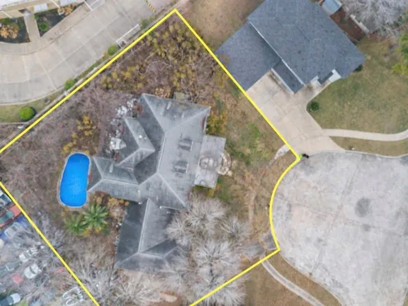 131 Squires Bnd, Stafford, TX 77477