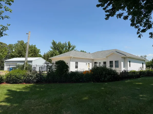 18760 Hillside Rd, Morrison, IL 61270