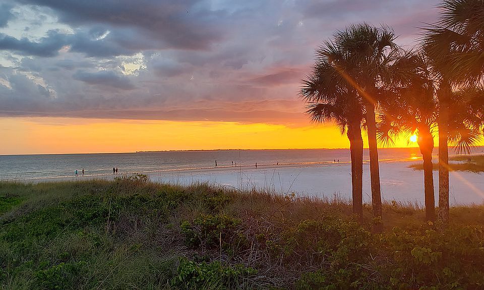 1st image of 574 Estero Blvd