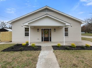 1812 Carpenter St, Bridgeport, TX 76426