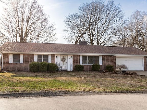 3rd image of 114 Mapleleaf Dr