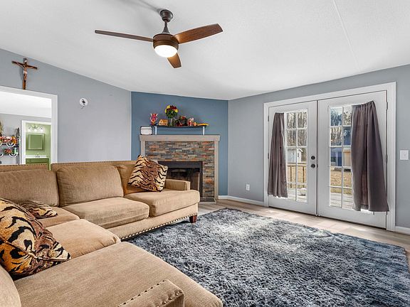2nd image of 1425 Country Pond Ln