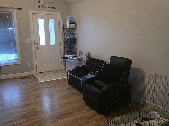 2nd image of 1133 Justine Dr