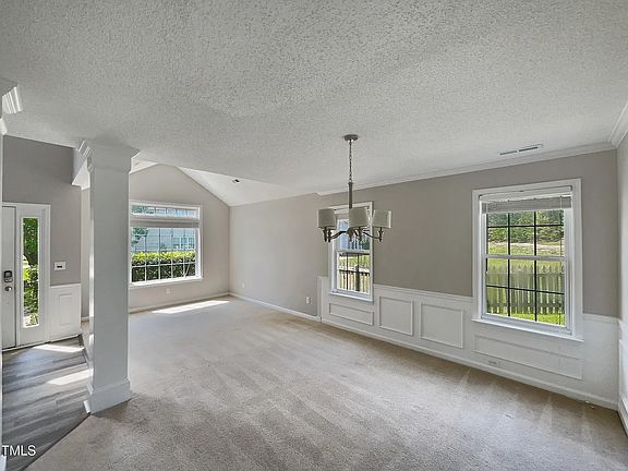 Living/Dinning room