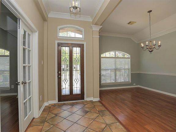 4th image of 27 Melville Glen Pl