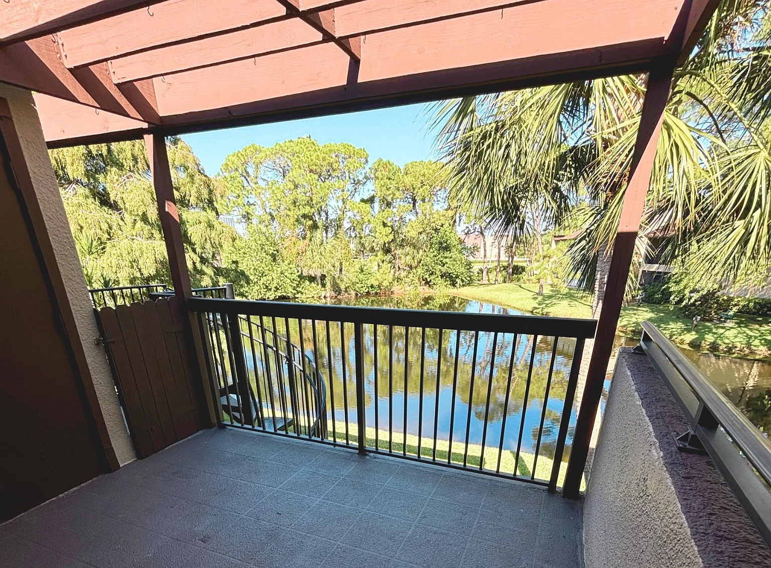 2 bed, 975 sqft, $1,799 — Photo 2