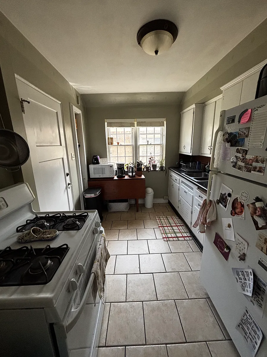 Building Photo - 8603 W Hawthorne Ave #2