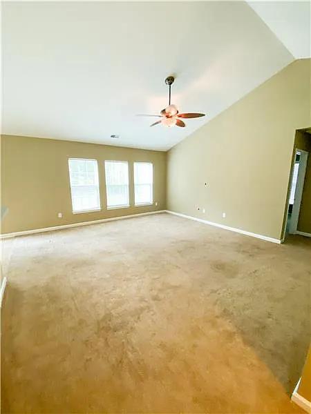 3 bed, 1259 sqft, $2,150 — Photo 4