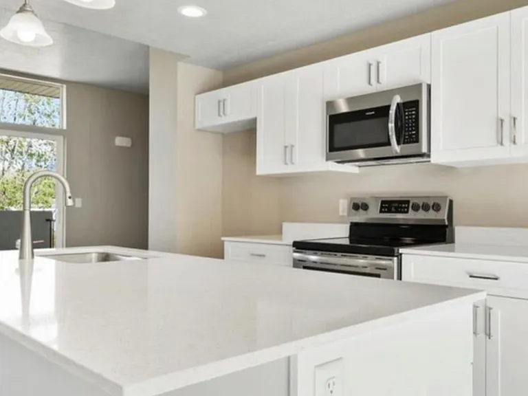 1672 S 225 W — Photo 4