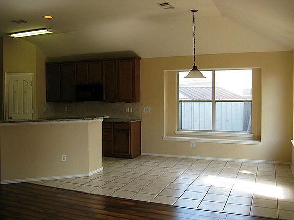 4th image of 32502 Rosella Ln