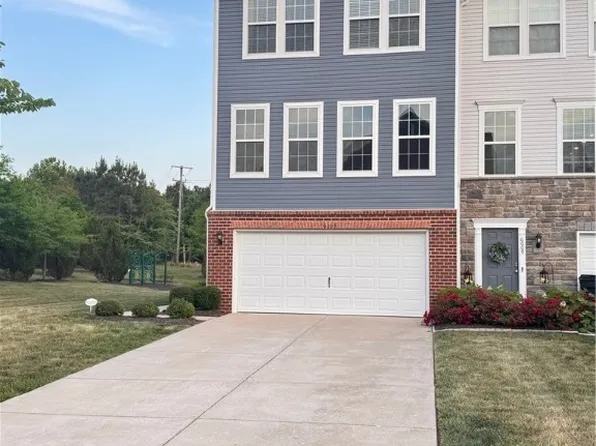 6005 W Stonepath Garden Dr, Chester, VA 23831