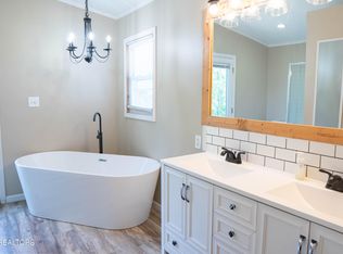 158 Cherry Bottom Rd, Caryville, TN 37714