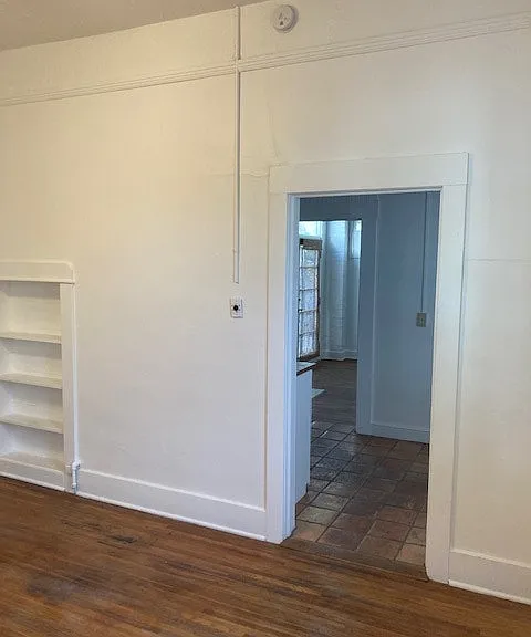 917 N Hoff Ave — Photo 6