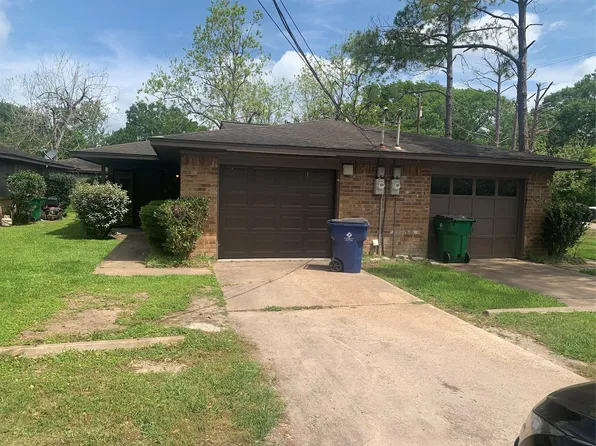 717-719 Cincinnati St, Angleton, TX 77515