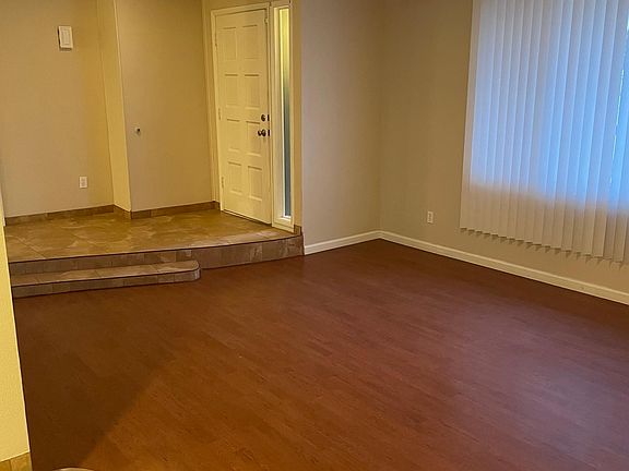 4th image of 1428 E Diamond Dr