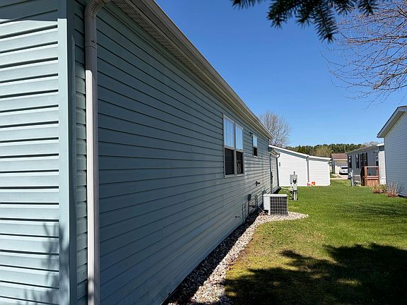 5th image of 421 Red Pine Dr