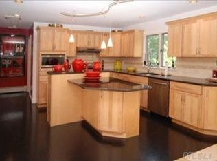17 Bri Ct, Nesconset, NY 11767