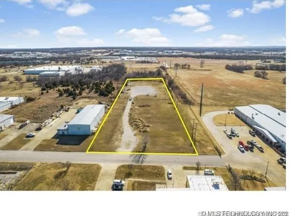 14208 E Marshall St, Tulsa, OK 74116