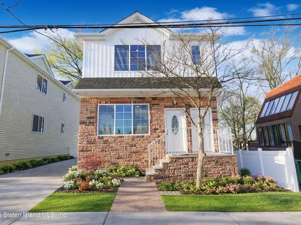 24 Shaughnessy Ln, Staten Island, NY 10305