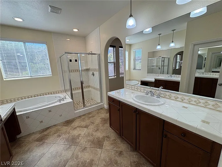 1333 Jamesbury Rd — Photo 36