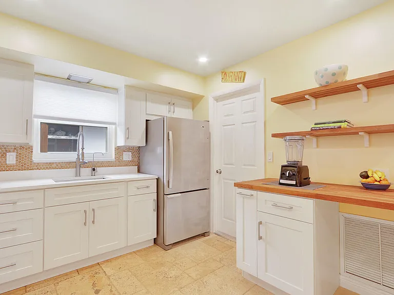 721 N Lakeside Dr — Photo 13