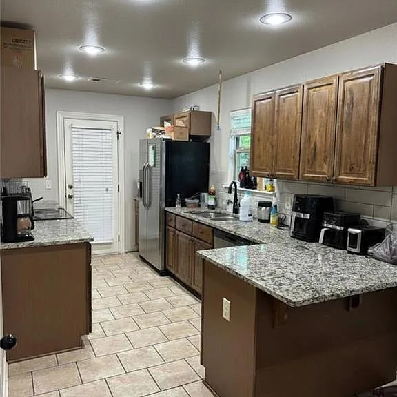 1217 N Stephens Ave — Photo 5