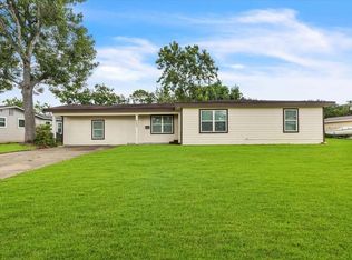 503 Azalea St, Lake Jackson, TX 77566