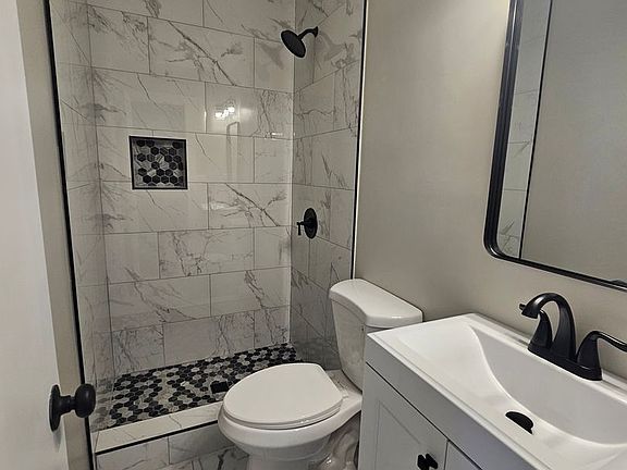 5th image of 1510 Arthur Ave APT C