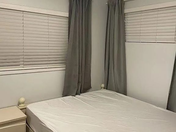 4th image of 6511 Granville Cres #6
