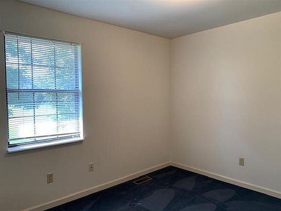 4th image of 116 Garden St