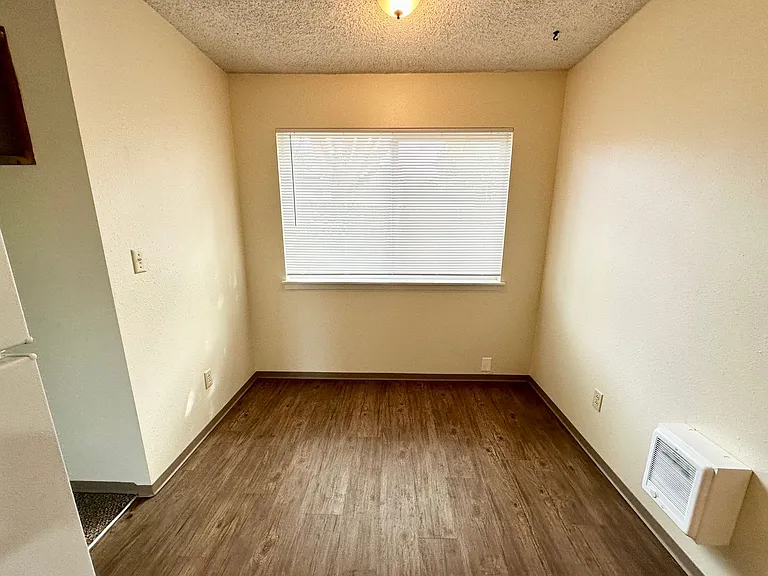 4507 Hillcrest Dr — Photo 8